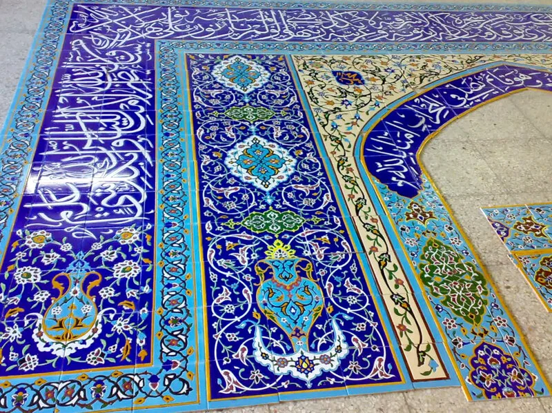 کاشی مسجدی و کاشی نوشته قرآنی 